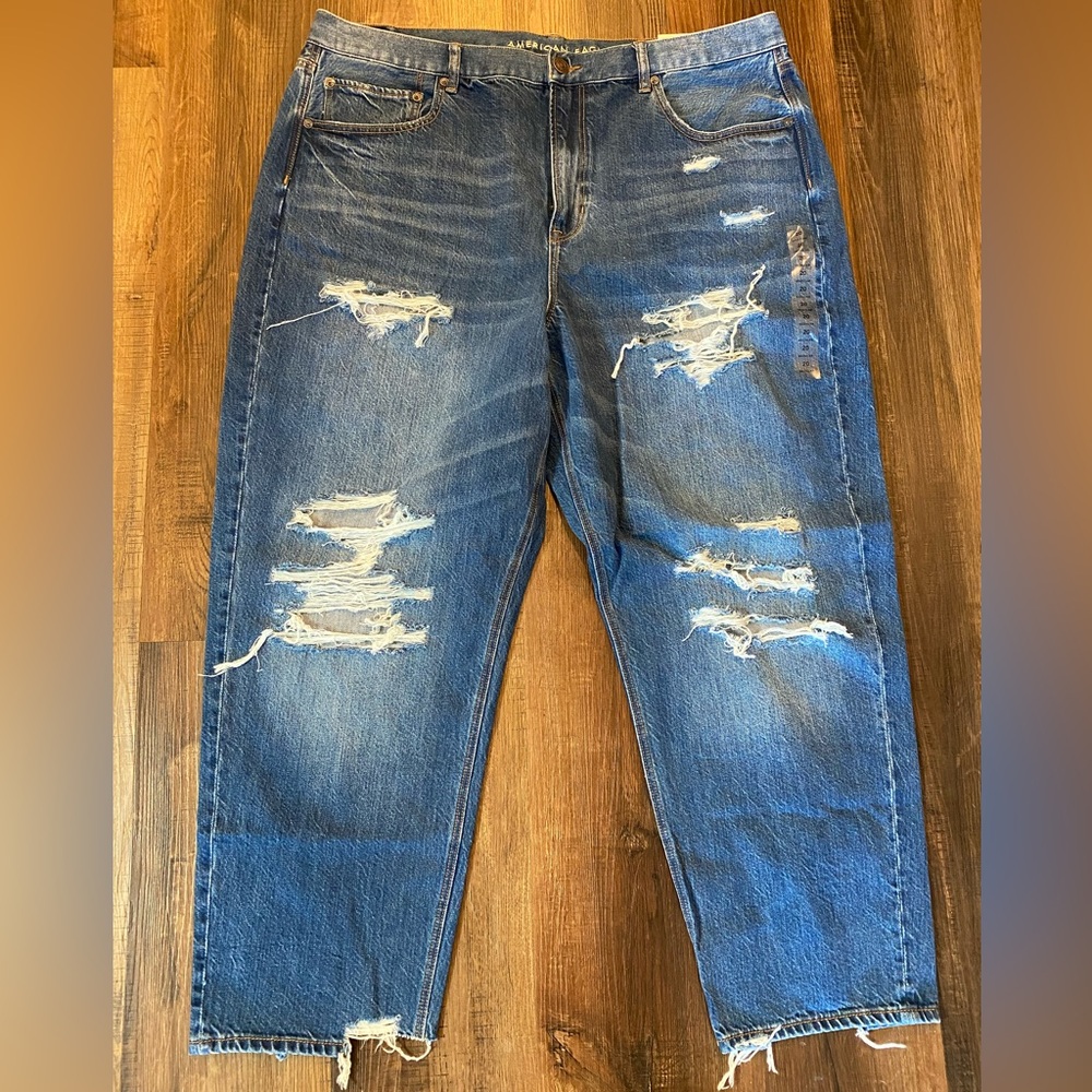 Women’s brand new with tags 90’s boyfriend jeans